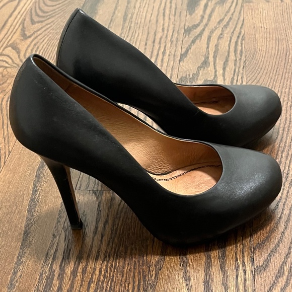 Aldo Black Pump Round Toe Stilletto - Picture 2 of 11